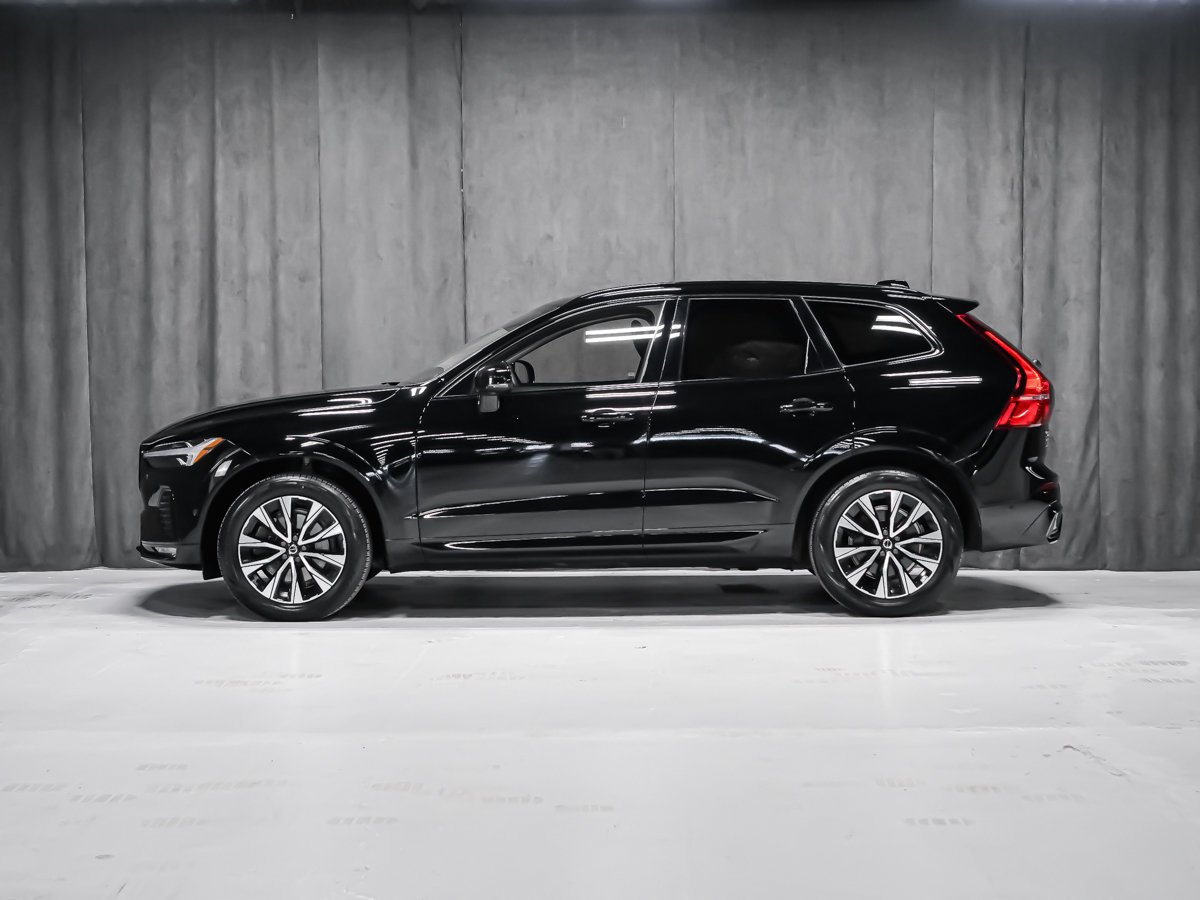 Volvo XC60 PLUS DARK THEME 2023 Noir Montréal - photo #2