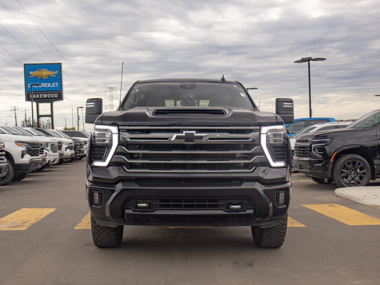 2024 Chevrolet Silverado 3500HD 4WD Crew Cab 159 High Country Black Sherwood Park - photo #2