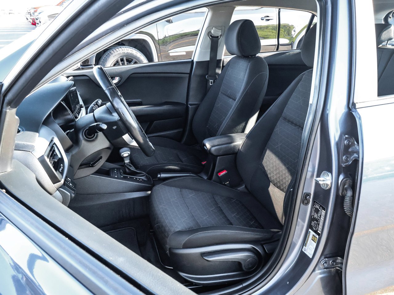2022 Kia Rio 5-door LX+ IVT Blue Sherwood Park - photo #13