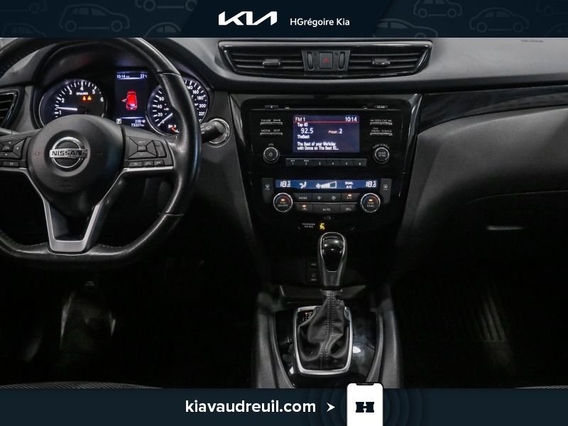 2017 Nissan Qashqai Red Laval - photo #16