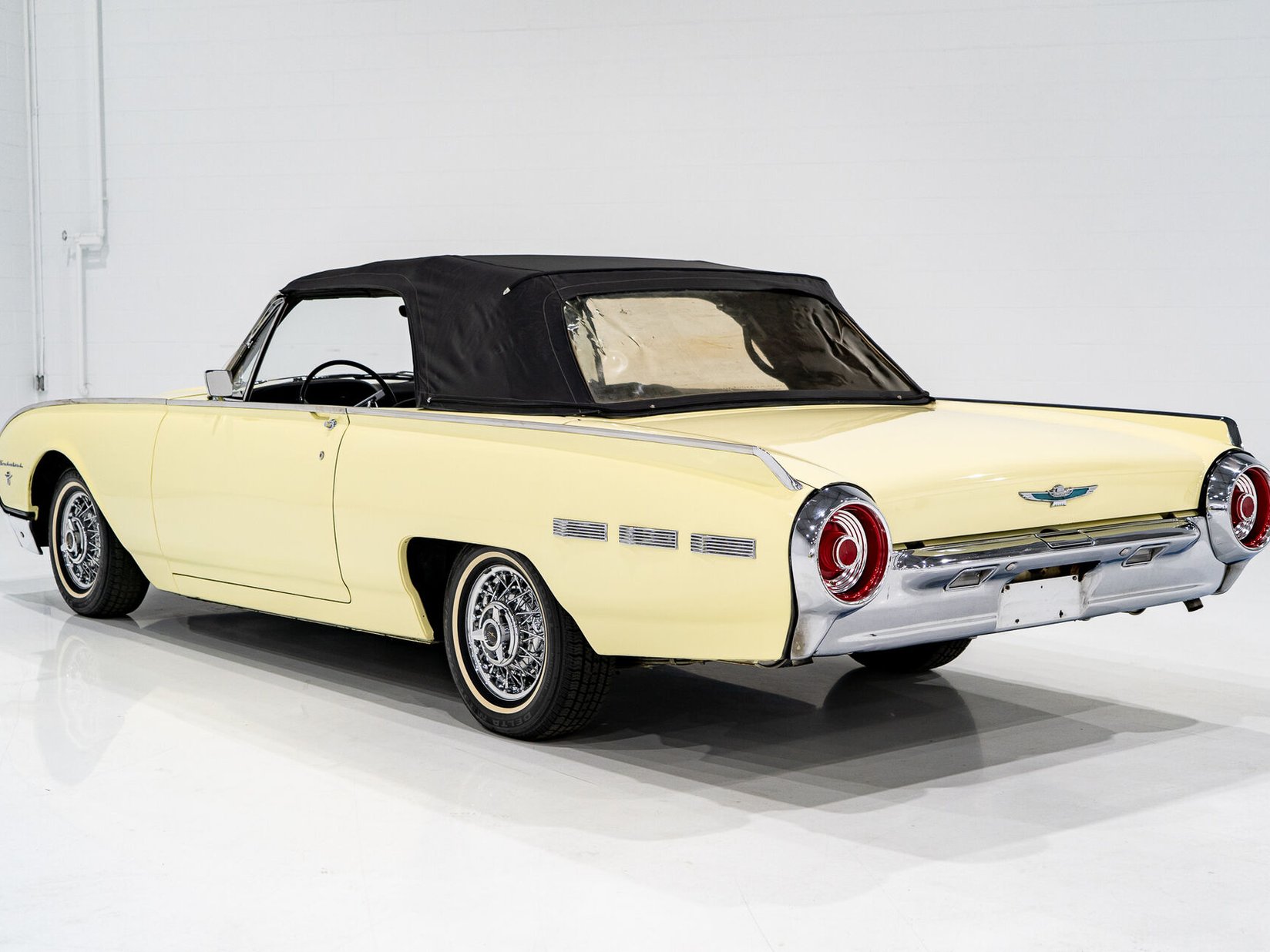 Ford Thunderbird Beautifully Presented From Older Restoration with original bill of sale 1962 Jaune Montréal - photo #51