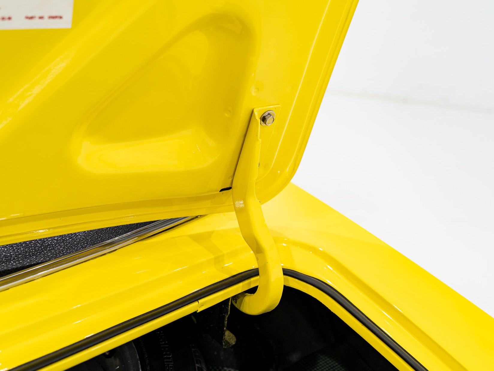 1969 Chevrolet Camaro SS **PRIX EN USD** With factory A/C Yellow Montreal - photo #77