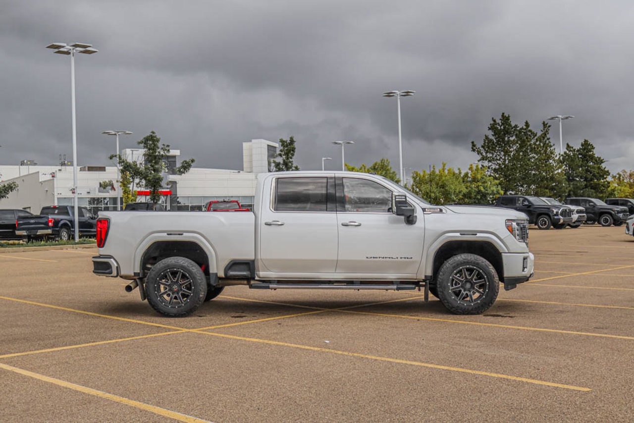 2023 GMC Sierra 2500HD 4WD Crew Cab 159 Denali White Sherwood Park - photo #9