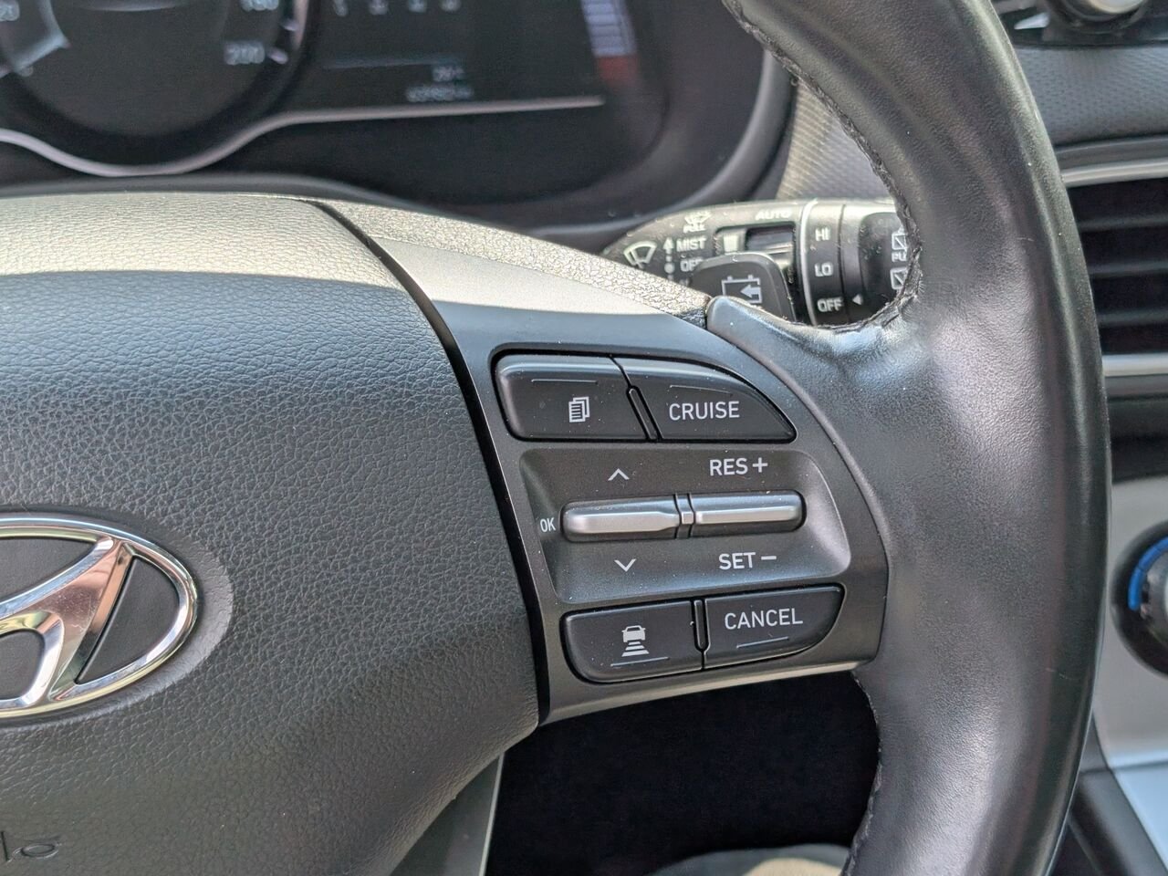 Hyundai Kona électrique ULTIMATE/SIÈGES AVANT ET ARRIÈRE CHAUFFANT/CUIR/VOLANT CHAUFFANT/TOIT OUVRANT 2021 Gris Sherbrooke - photo #13