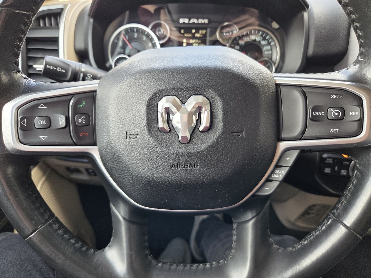 2021 RAM 1500 06N5 VERT Mont-Laurier - photo #19