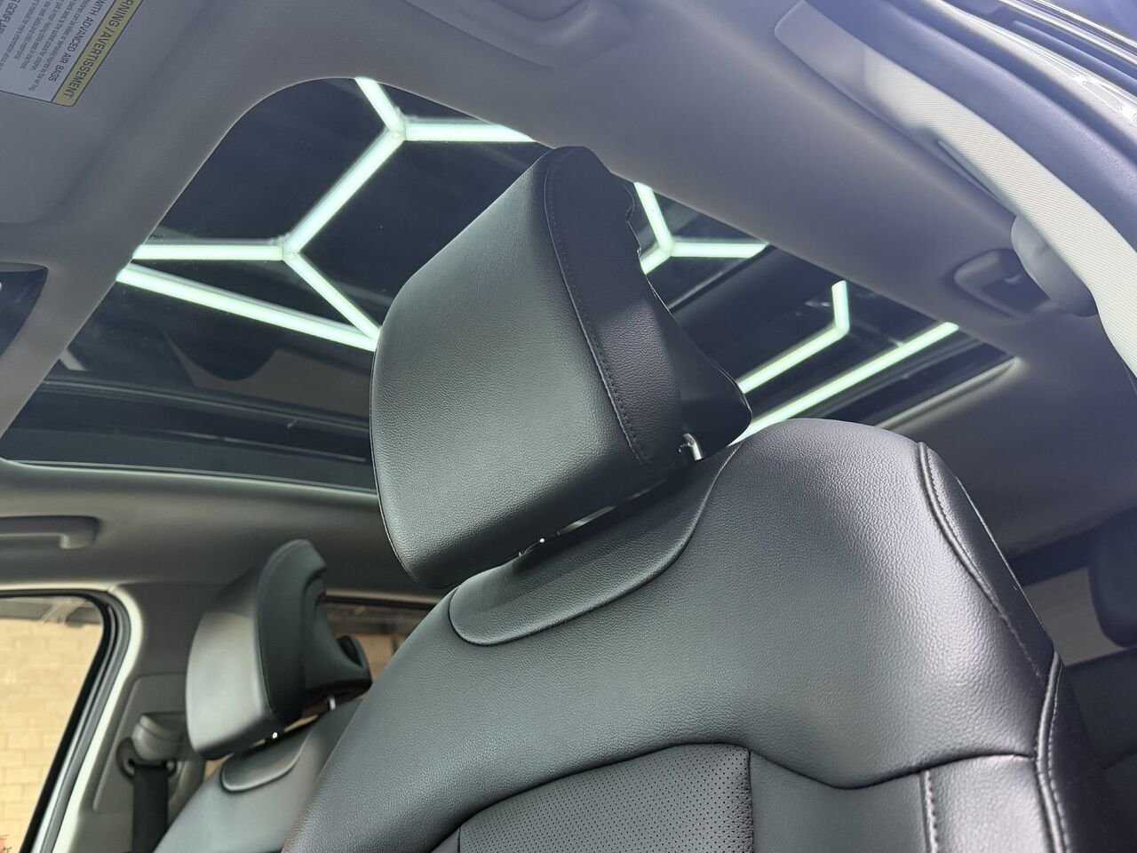 2024 Kia Sportage Grey Blainville - photo #17