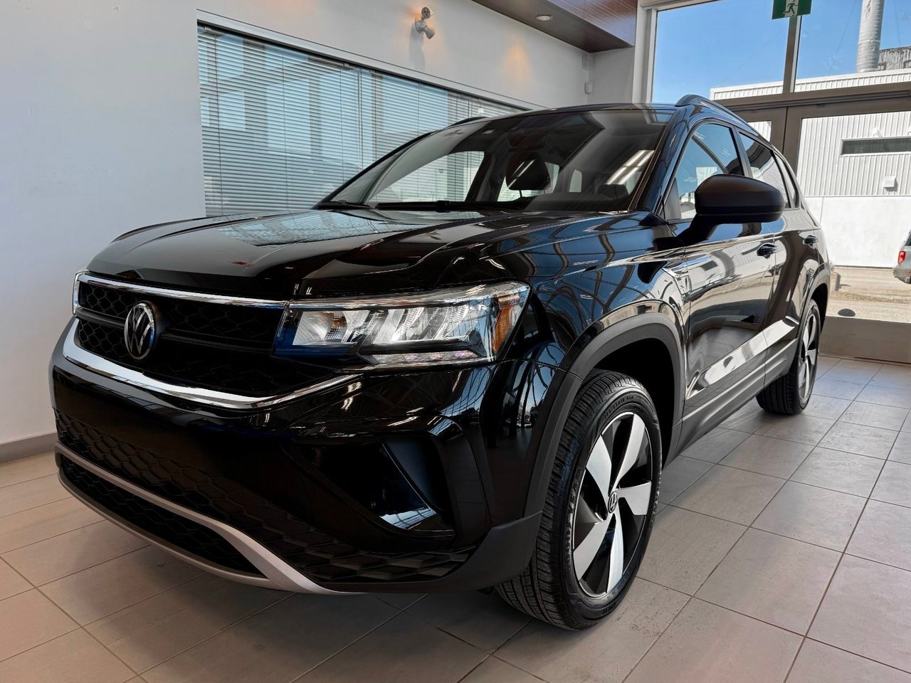 Volkswagen Taos 2024 Noir Notre-Dame-des-Prairies - photo #3