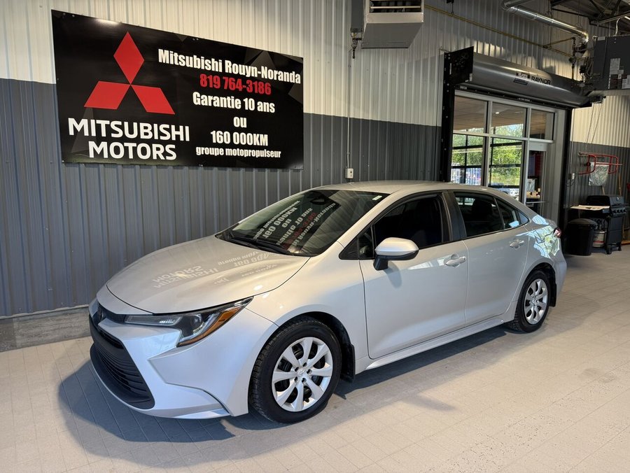 Toyota Corolla LE CVT 2024 Blanc