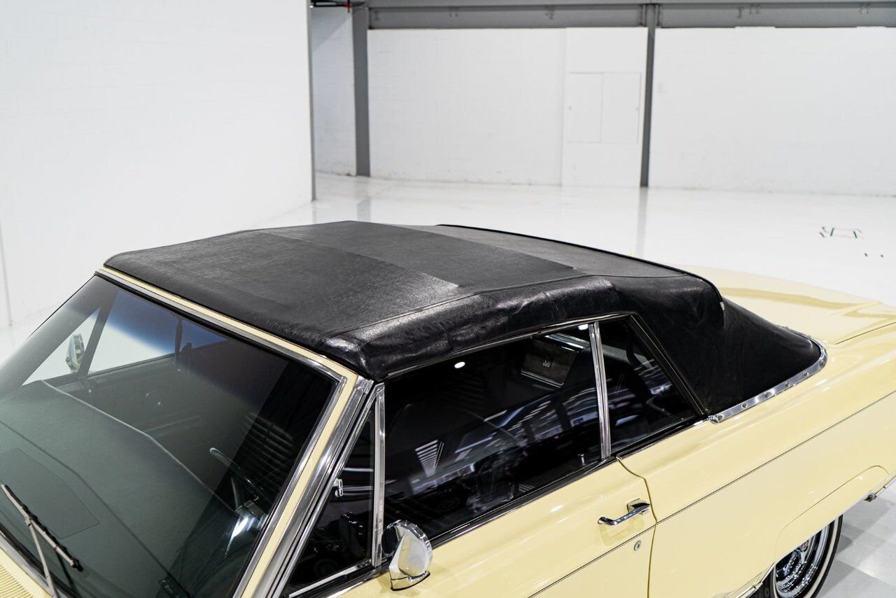Chrysler 300 PRIX EN USD 440cu.in. Fully restored example 1968 Jaune Montréal - photo #62
