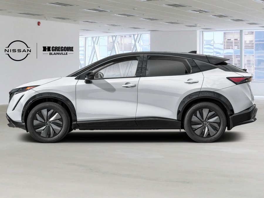 2026 Nissan ARIYA 2026 Everest White Pearl Tricoat/Black Diamond Pearl