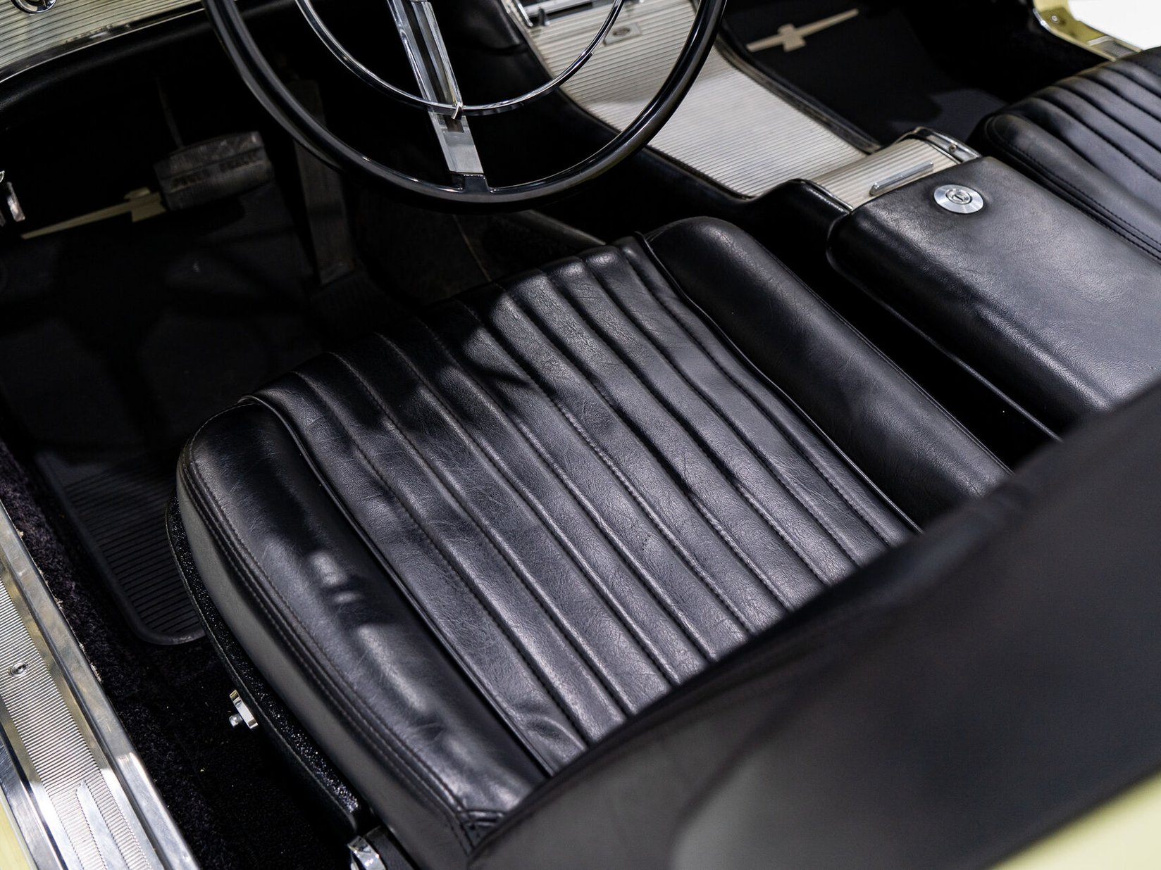 Ford Thunderbird Beautifully Presented From Older Restoration with original bill of sale 1962 Jaune Montréal - photo #72