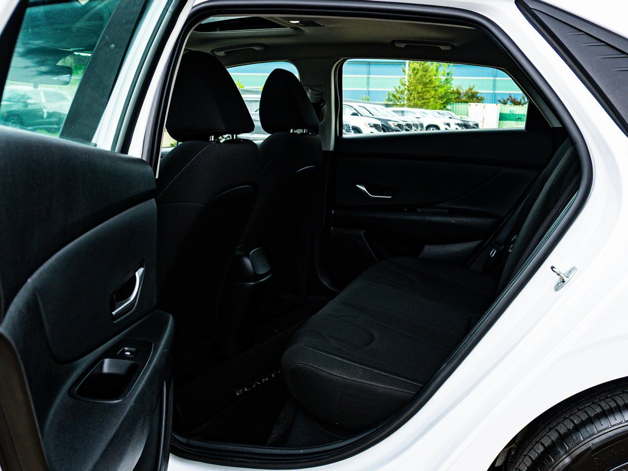 2022 Hyundai Elantra Preferred IVT White Sherwood Park - photo #27