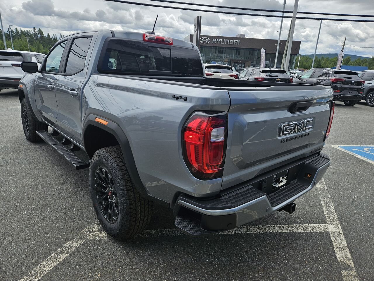 2026 GMC Canyon Elevation cabine multiplace 4RM Sterling Metallic Thetford Mines - photo #4