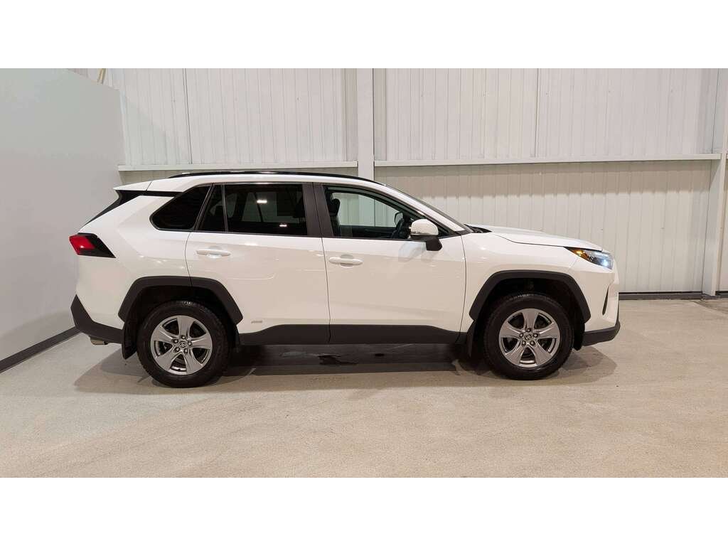 2022 Toyota RAV4 Hybrid XLE AWD White Val-David - photo #2