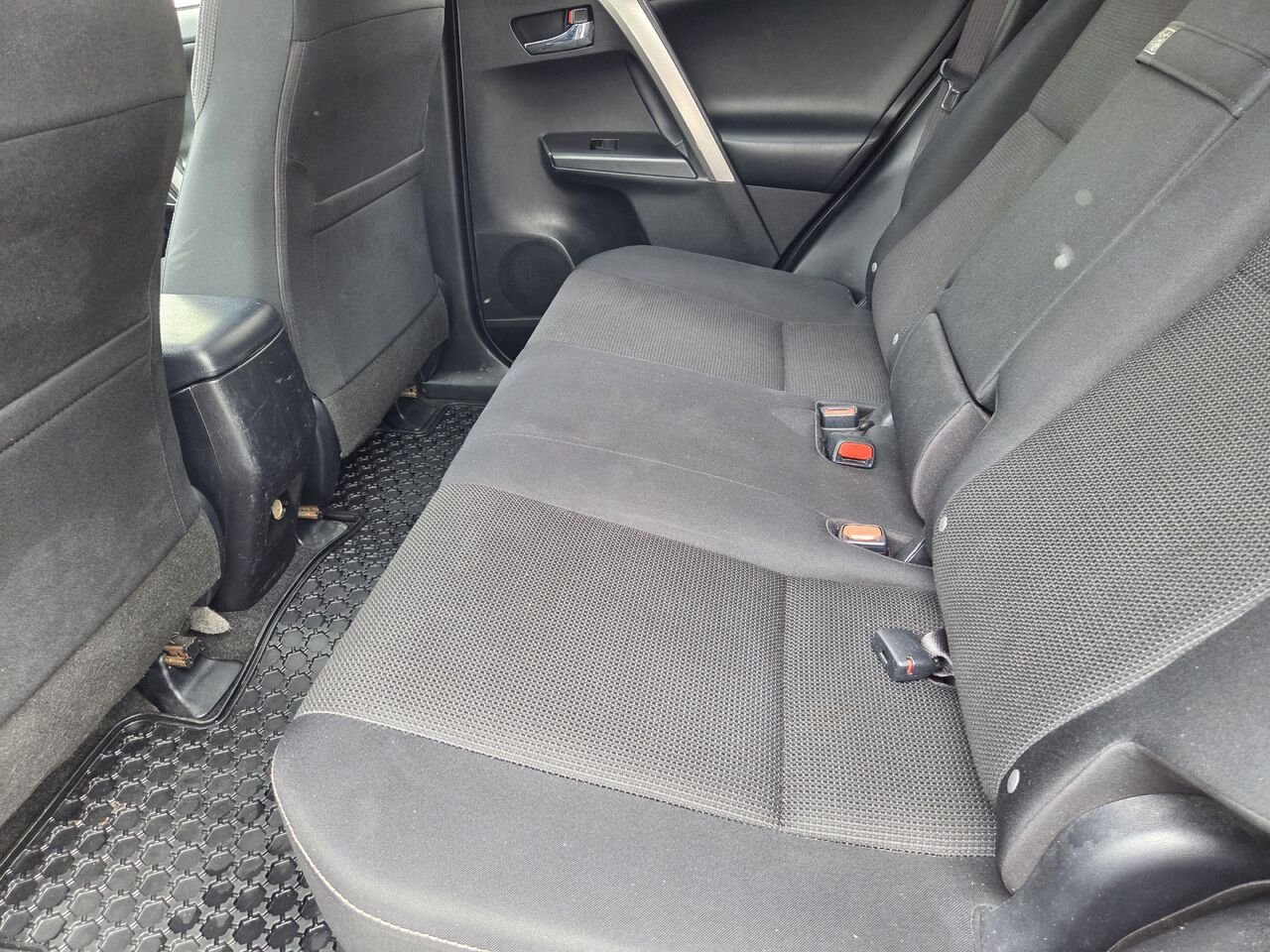 2016 Toyota RAV4 Hybrid White Mont-Laurier - photo #12